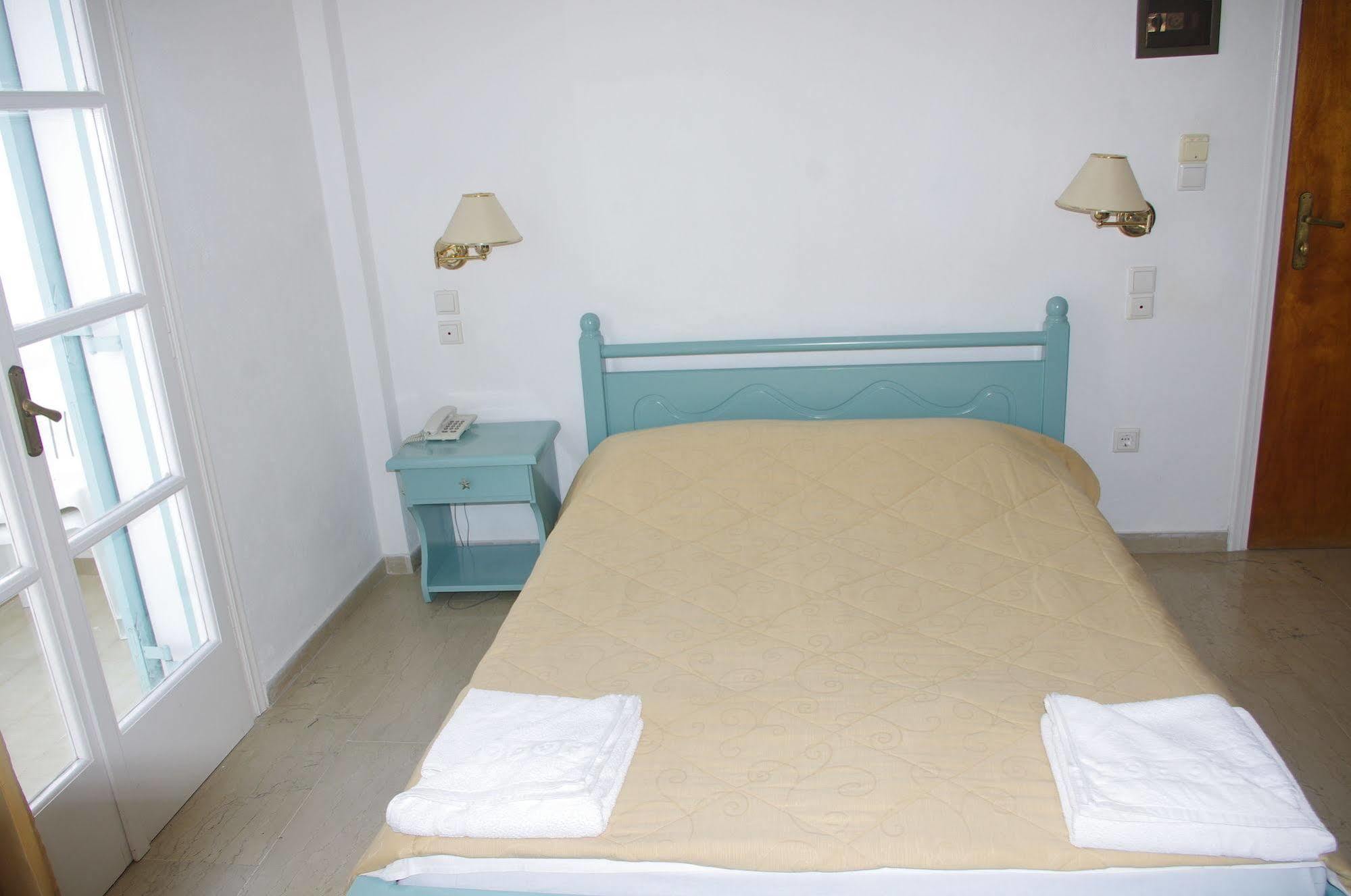 Kymata Hotel Kamari  Ngoại thất bức ảnh