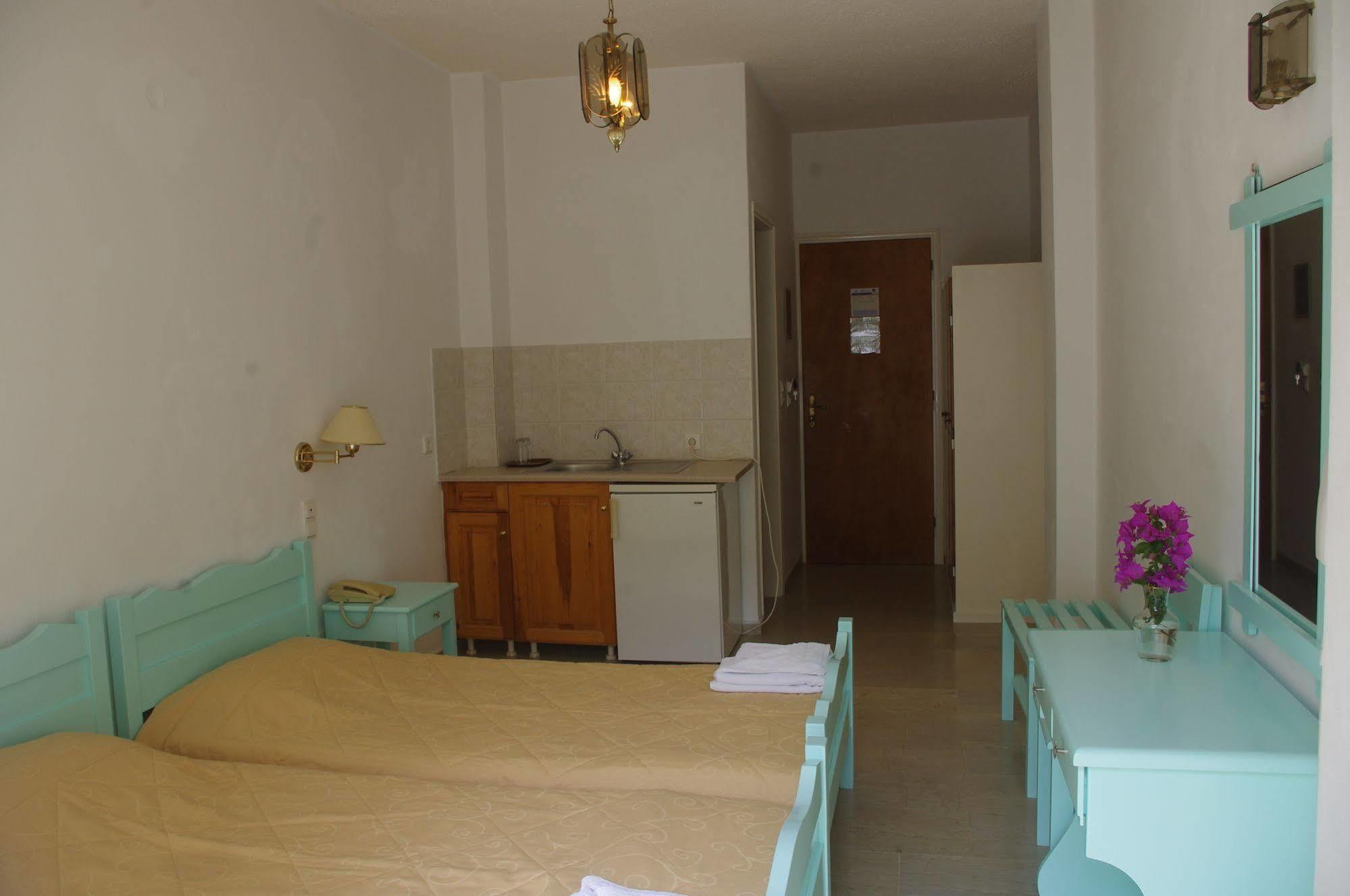 Kymata Hotel Kamari  Ngoại thất bức ảnh